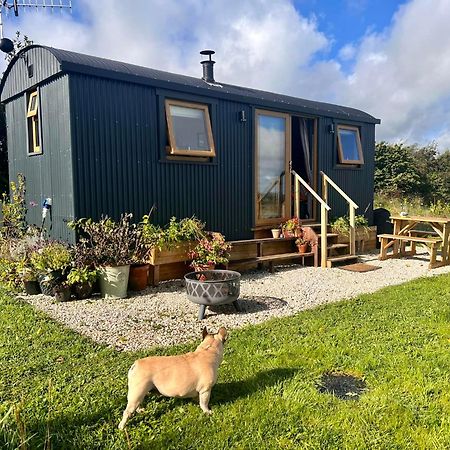 Luxury Shepherd Hut In The Peak District 베이크웰 외부 사진