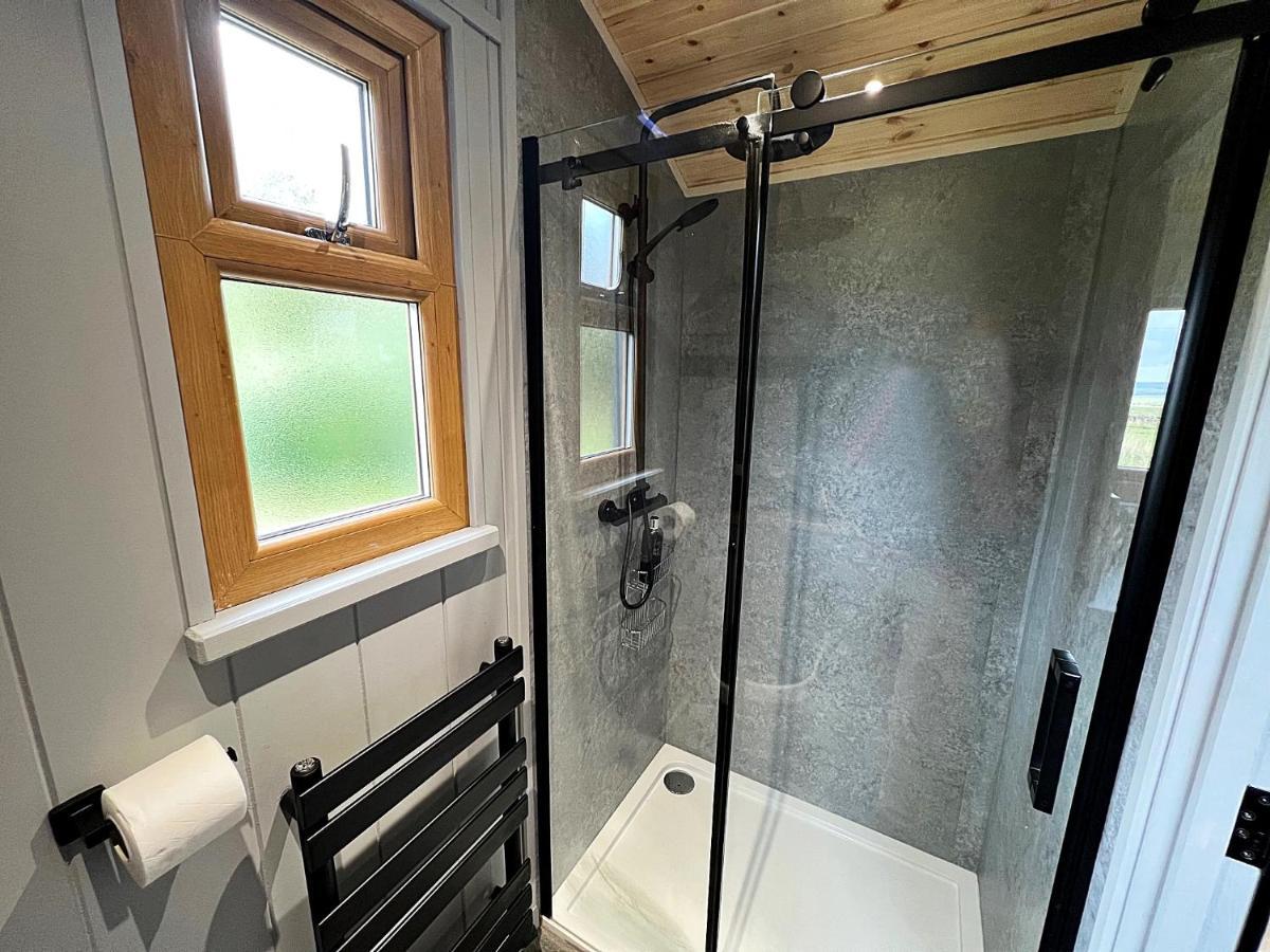 Luxury Shepherd Hut In The Peak District 베이크웰 외부 사진