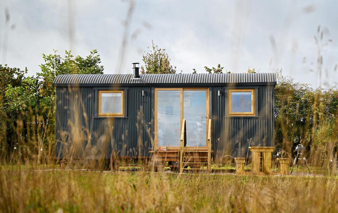 Luxury Shepherd Hut In The Peak District 베이크웰 외부 사진