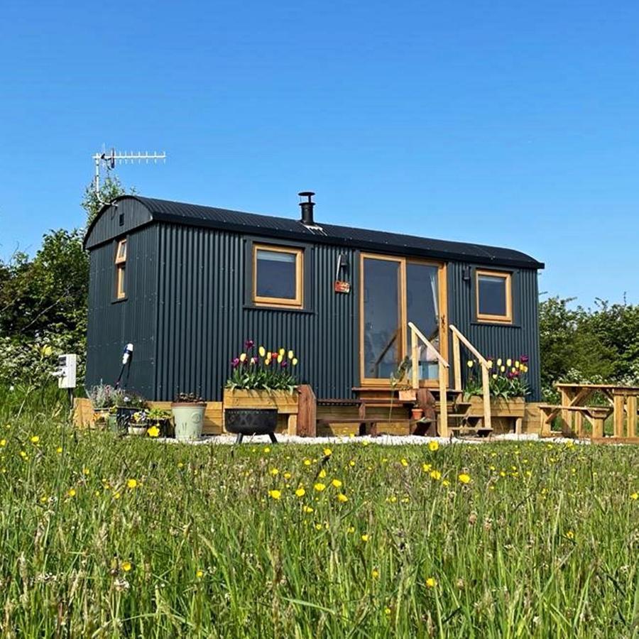 Luxury Shepherd Hut In The Peak District 베이크웰 외부 사진