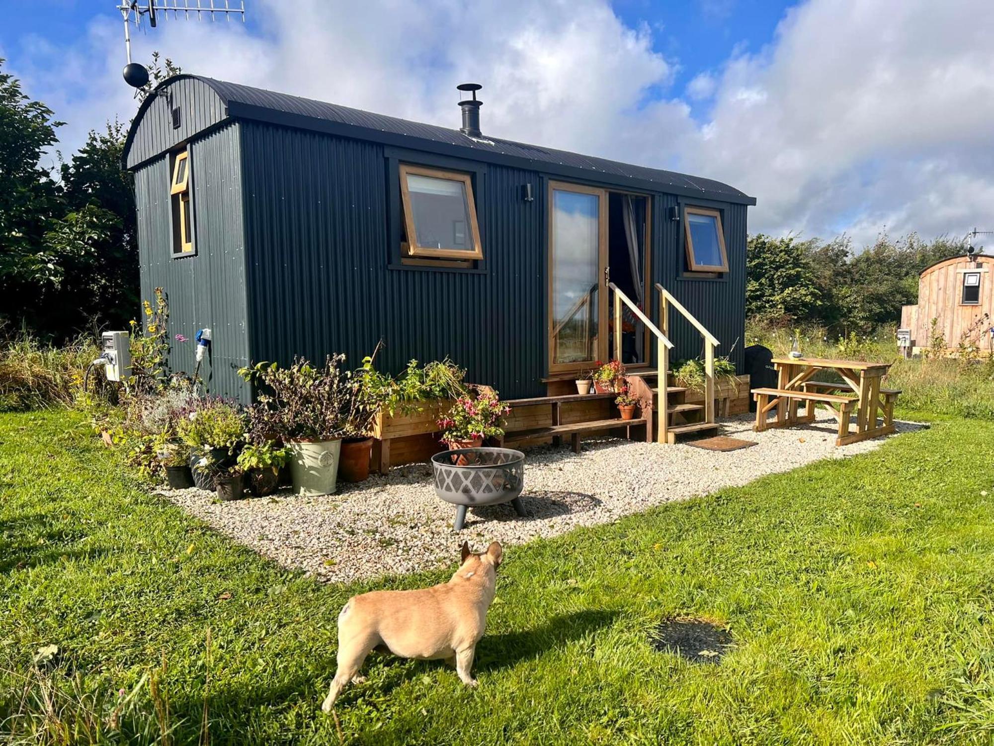 Luxury Shepherd Hut In The Peak District 베이크웰 외부 사진